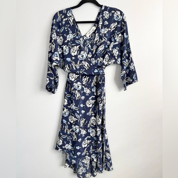NWOT! DIANE VON FURSTENBERG Size 8 • Silk Wrap Top Blue Floral Dress. - Picture 2 of 5